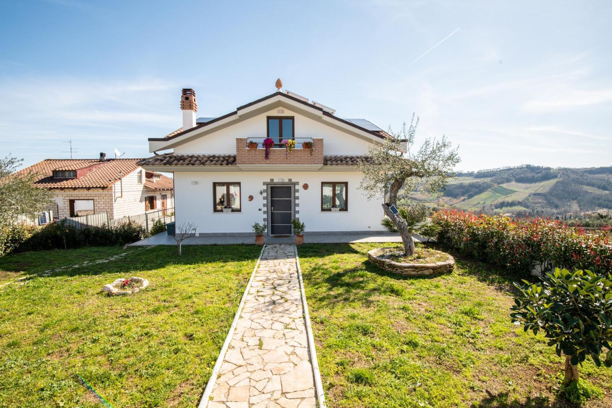 villa Mastro Oleario 5 dal mare 30 dai monti Torrevecchia Teatina Esterno foto